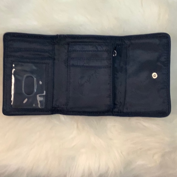 Vera Bradley Paisley Wallet (GUC)❤️🤍💙 - Picture 3 of 11